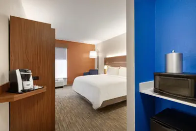 Photo 5 - Holiday Inn Express & Suites Auburn - University Area by IHG
