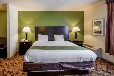 Photo 4 - Coratel Plus Suites Wichita West Airport