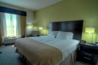 Photo 2 - Holiday Inn Express Conway by IHG