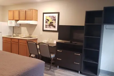 Photo 5 - WoodSpring Suites Kansas City Lenexa