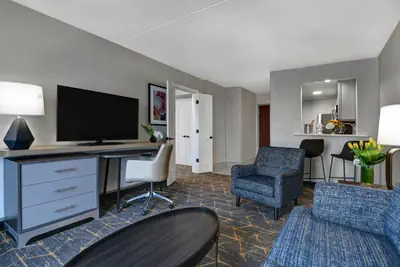 Photo 2 - Holiday Inn Philadelphia-Cherry Hill by IHG