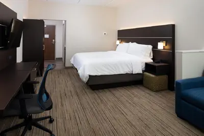 Photo 4 - Holiday Inn Express & Suites - Romeoville - Joliet North by IHG