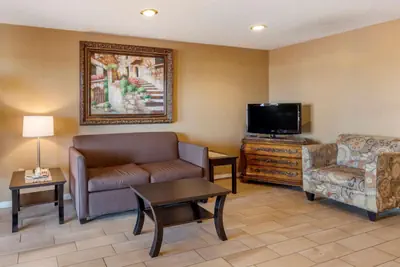Photo 4 - Quality Inn Russellville I-40