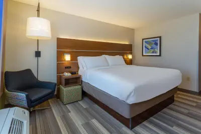 Photo 3 - Holiday Inn Express & Suites Vandalia by IHG