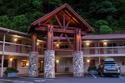 Photo 3 - Econo Lodge Cherokee Near Island Park