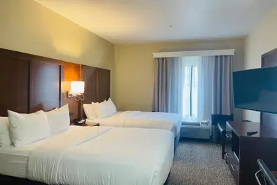 Photo 2 - Comfort Inn & Suites Decatur-Forsyth