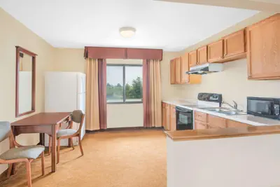 Photo 5 - Super 8 by Wyndham Marshalltown