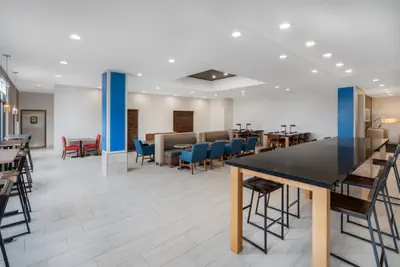 Photo 4 - Holiday Inn Express & Suites Trinidad by IHG