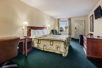 Photo 5 - Rodeway Inn & Suites Dublin