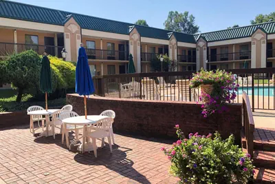 Photo 2 - Quality Inn Morganton Southeast