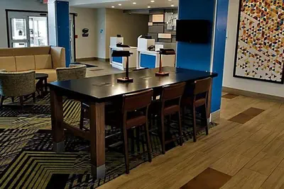 Photo 3 - Holiday Inn Express & Suites Dayton North - Vandalia by IHG