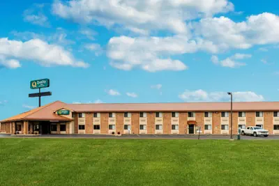 Photo 2 - Quality Inn Effingham North
