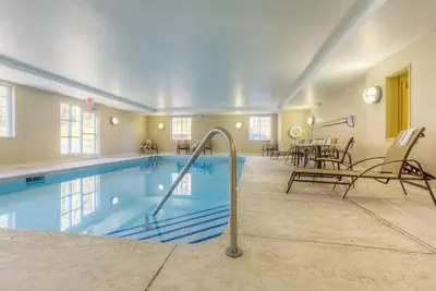 Photo 2 - Candlewood Suites Mooresville Lake Norman,NC by IHG