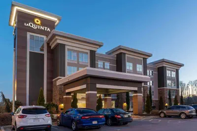 Photo 5 - La Quinta by Wyndham Forsyth