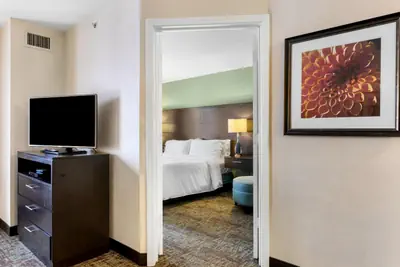 Photo 3 - Staybridge Suites-Philadelphia/Mount Laurel by IHG