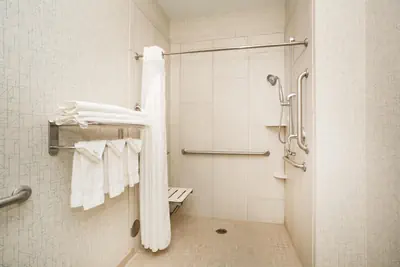 Photo 3 - Holiday Inn Express & Suites Ft Collins by IHG