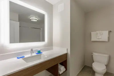 Photo 5 - Holiday Inn Express & Suites Vandalia by IHG