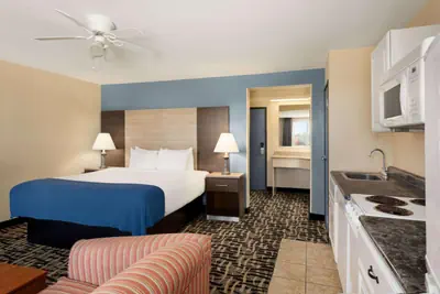 Photo 3 - Baymont by Wyndham Ft. Leonard/Saint Robert
