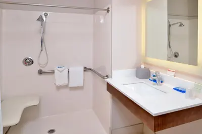 Photo 2 - Holiday Inn Express Hotel & Suites Cincinnati - Mason by IHG