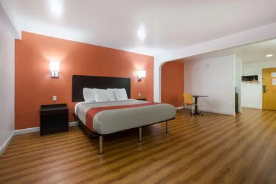 Photo 3 - Motel 6-Suwanee, GA - Gwinnett Center