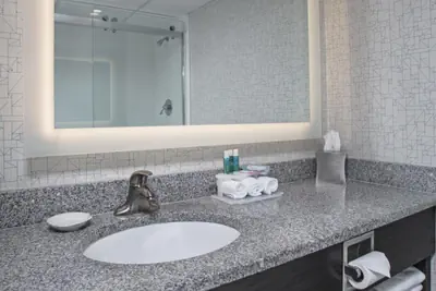 Photo 2 - Holiday Inn Express Nags Head Oceanfront by IHG