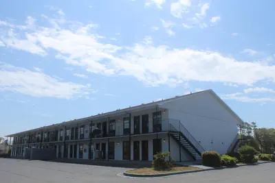 Photo 3 - Econo Lodge Crystal Coast
