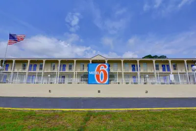 Photo 2 - Motel 6-Americus, GA