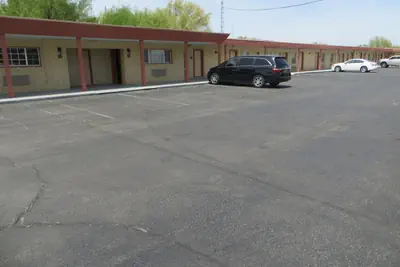 Photo 3 - Economy Inn