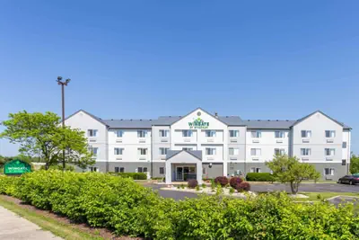 Photo 2 - Wingate by Wyndham Gurnee
