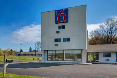 Photo 2 - Motel 6 Bellville, OH