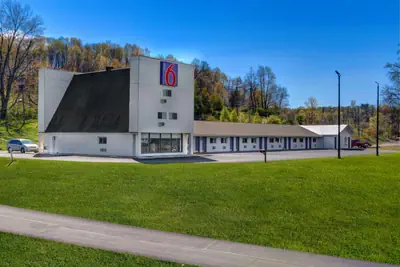 Photo 3 - Motel 6 Bellville, OH