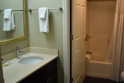 Photo 4 - Staybridge Suites Cranbury - South Brunswick by IHG