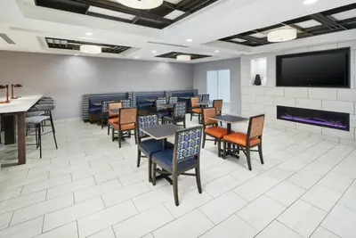 Photo 5 - Holiday Inn Express & Suites I-26 & Us 29 At Westgate Mall by IHG