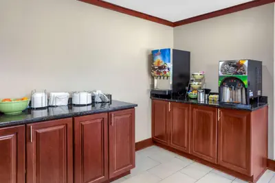 Photo 4 - Comfort Inn Hoffman Estates - Schaumburg