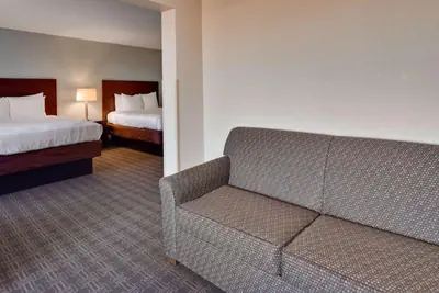 Photo 4 - Best Western Plus Gateway Inn & Suites - Aurora
