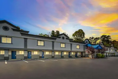 Photo 4 - Motel 6-Toms River, NJ