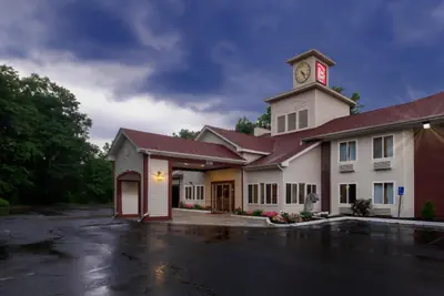 Photo 2 - Red Roof Inn Clifton Park