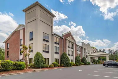 Photo 3 - Comfort Inn & Suites Dahlonega University Area