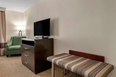 Photo 2 - Comfort Suites Miamisburg - Dayton South