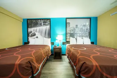 Photo 4 - Super 8 by Wyndham Wichita Airport West Kellogg