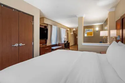 Photo 2 - Comfort Suites Broomfield-Boulder-Interlocken
