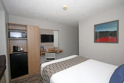 Photo 2 - Microtel Inn by Wyndham Greensboro