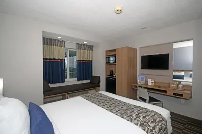 Photo 3 - Microtel Inn by Wyndham Greensboro