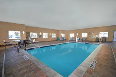 Photo 2 - Candlewood Suites Sumter by IHG