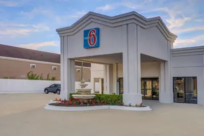 Photo 2 - Motel 6-Jacksonville, NC