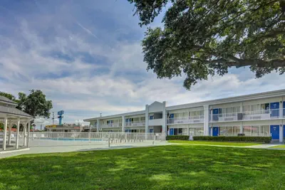 Photo 4 - Motel 6-Jacksonville, NC
