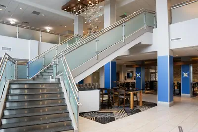 Photo 5 - Holiday Inn Express & Suites - Aurora Medical Campus by IHG