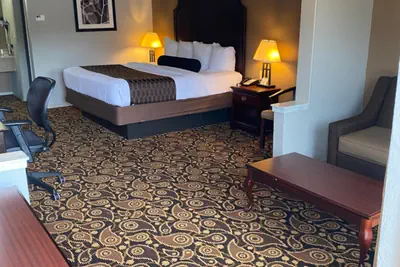 Photo 2 - Mockingbird Inn & Suites