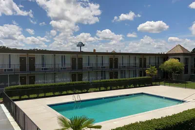 Photo 2 - Days Inn by Wyndham Goldsboro