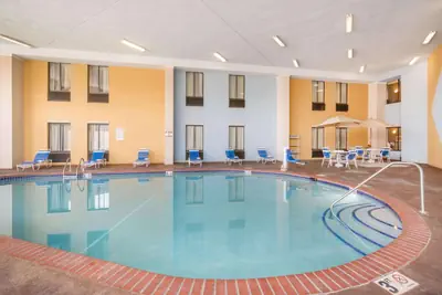 Photo 4 - AmericInn by Wyndham Johnston Des Moines
